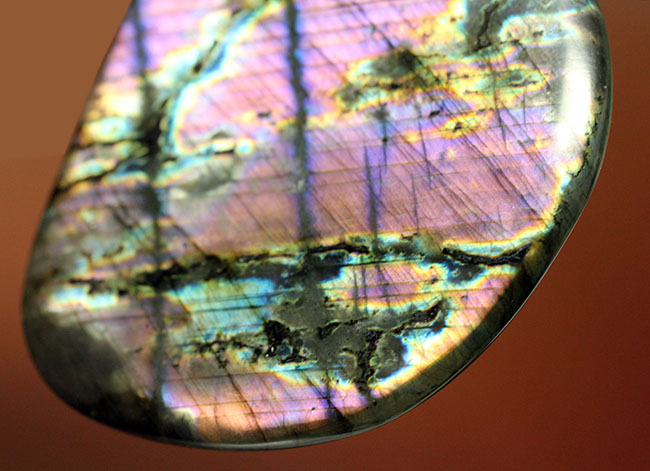 非常に珍しいピンクを呈するラブラドライト(Labradorite)。両面面白い。(その10)