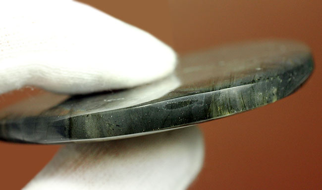 非常に珍しいピンクを呈するラブラドライト(Labradorite)。両面面白い。(その11)