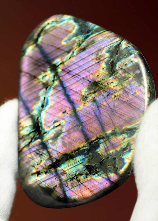 非常に珍しいピンクを呈するラブラドライト(Labradorite)。両面面白い。(その2)