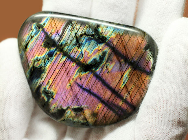 非常に珍しいピンクを呈するラブラドライト(Labradorite)。両面面白い。(その4)