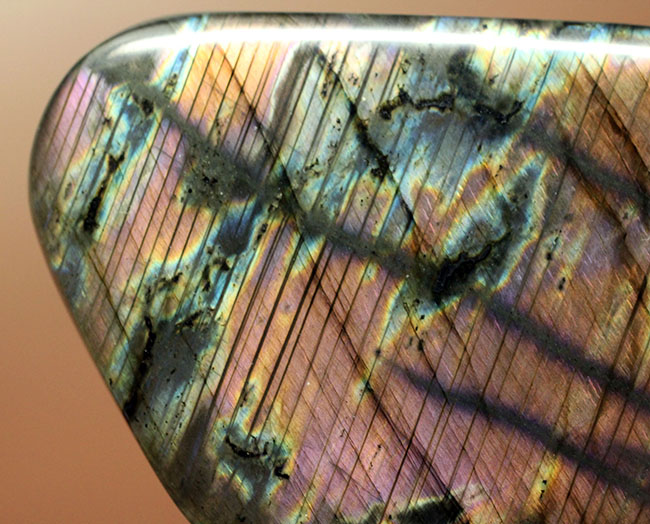 非常に珍しいピンクを呈するラブラドライト(Labradorite)。両面面白い。(その7)