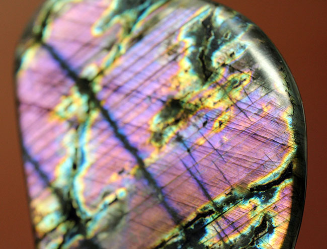 非常に珍しいピンクを呈するラブラドライト(Labradorite)。両面面白い。(その9)