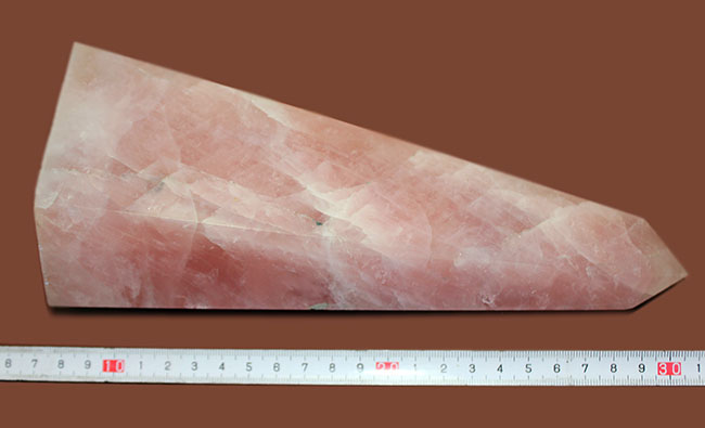 ２３センチ１５９０グラム、巨大かつ上質なローズクォーツ（Rose quartz）（その7）