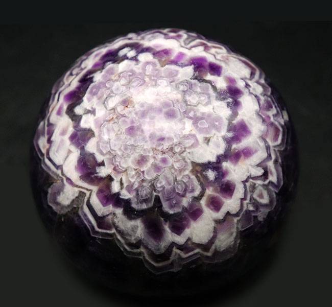 まるで紫陽花（あじさい）！自然が生み出した最高の芸術品の一つ、シェブロンアメシスト（Chevron Amethyst）の極上標本（その1）
