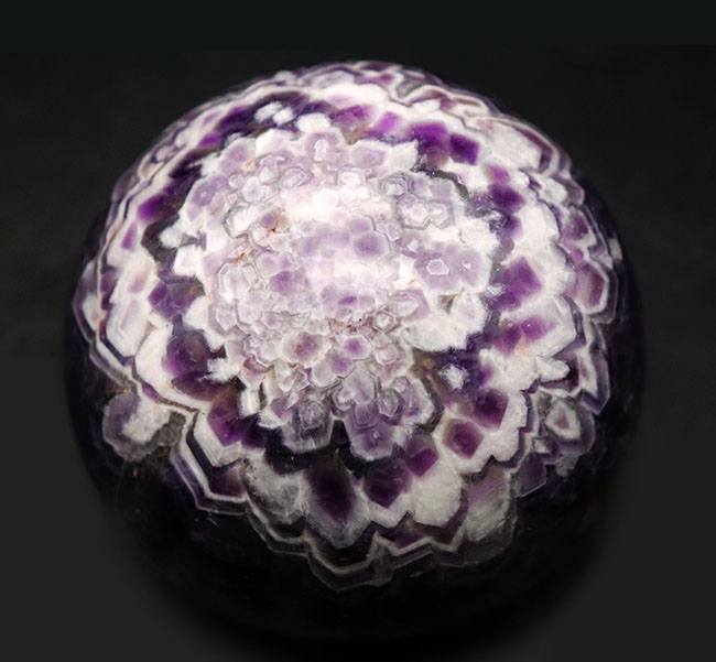 まるで紫陽花(あじさい)!自然が生み出した最高の芸術品の一つ、シェブロンアメシスト(Chevron Amethyst)の極上標本(その1)