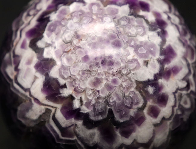 まるで紫陽花(あじさい)!自然が生み出した最高の芸術品の一つ、シェブロンアメシスト(Chevron Amethyst)の極上標本(その7)