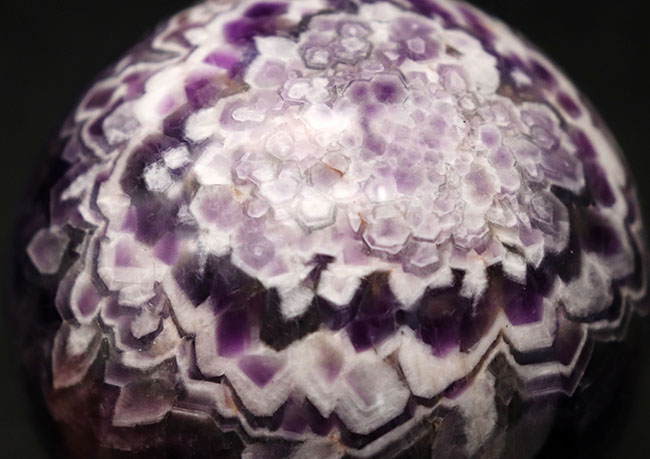 まるで紫陽花(あじさい)!自然が生み出した最高の芸術品の一つ、シェブロンアメシスト(Chevron Amethyst)の極上標本(その8)