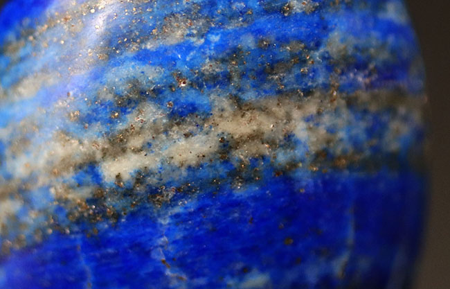 世界的産地、アフガニスタンで採集された、瑠璃色に輝く天然ラピスラズリ（Lapis lazuli）のカボション（磨き石）（その6）