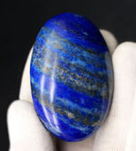 世界的産地、アフガニスタンで採集された、瑠璃色に輝く天然ラピスラズリ（Lapis lazuli）のカボション（磨き石）