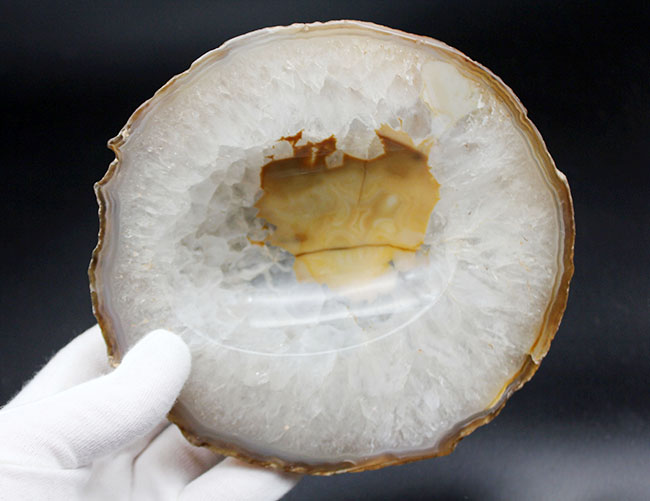 透き通る乳白色のブラジル産メノウ(Agate)(その2)