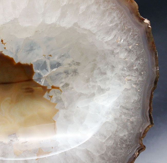 透き通る乳白色のブラジル産メノウ(Agate)(その4)