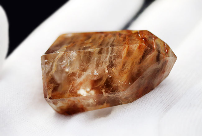 柔らかい毛のように見える、不思議な味わいを持つ、赤いガーデンクォーツ(Garden Quartz)(その5)