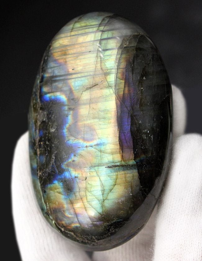 上質のラブラドレッセンスを楽しめる！両面光り！人気鉱物、ラブラドライト（Labradorite）。マダガスカル産（その2）