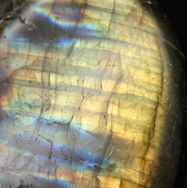 上質のラブラドレッセンスを楽しめる！両面光り！人気鉱物、ラブラドライト（Labradorite）。マダガスカル産（その5）