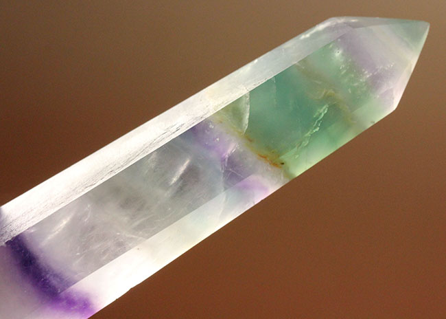 人気の鉱物、レインボーフローライト(fluorite)。シンプルで透き通った印象。(その10)