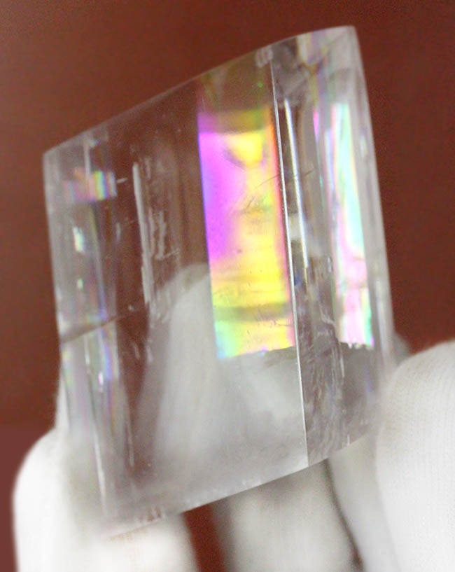 100%ナチュラル、レインボーカルサイト！七色に光る方解石の極上結晶