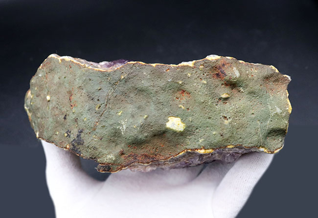 地下深い世界からこんにちは。890グラムオーバー!上質の紫水晶こと、アメシスト(Amethyst)を含む硬い火成岩(その5)