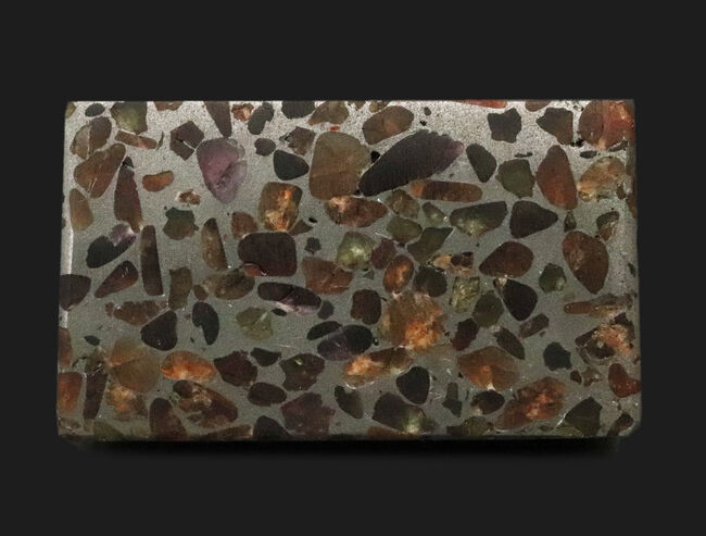 上質のカンラン石！ずっしりと重い１５０グラムの直方体型！人気の石鉄隕石、パラサイト（その1）