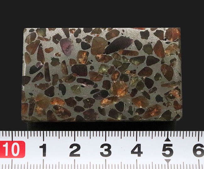 上質のカンラン石！ずっしりと重い１５０グラムの直方体型！人気の石鉄隕石、パラサイト（その6）