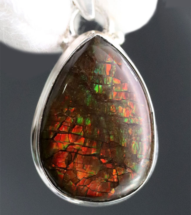 ドラゴンスキン！生物起源の宝石として名高いアンモライト（Ammolite）を使ったペンダントトップ。金具はスターリングシルバー。チェーン、革紐、ジュエリーケース付き（その7）