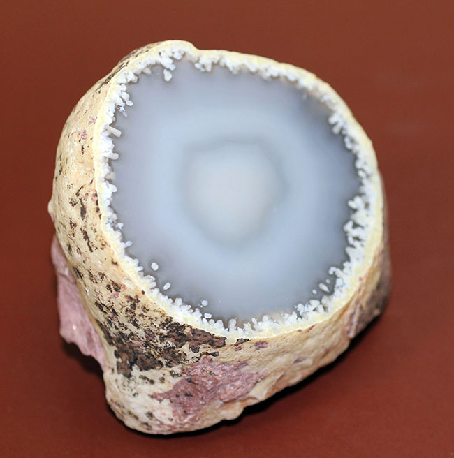 ブルーとグレイの中間色に目を奪われる新潟県佐渡市産のメノウ(agate)(その2)