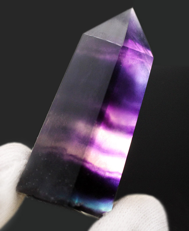 多層構造を持つ人気の鉱物、マルチバンドフローライト（Fluorite）（その1）