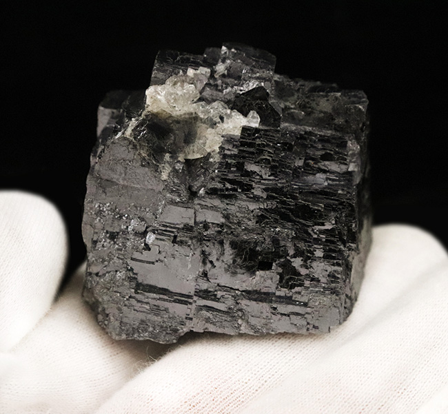 見た目以上の、驚きの重量感｜岐阜県神岡鉱山産 方鉛鉱（Galena） 金属光沢と立方結晶が美しいコレクション標本（その3）