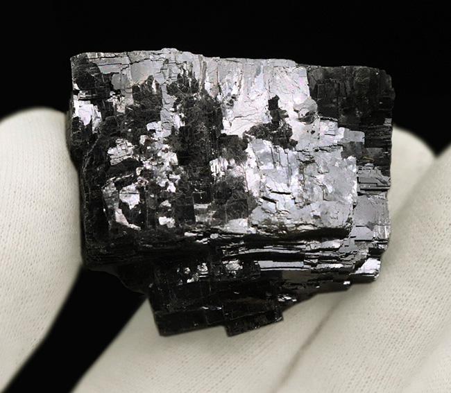 見た目以上の、驚きの重量感｜岐阜県神岡鉱山産 方鉛鉱（Galena） 金属光沢と立方結晶が美しいコレクション標本（その4）