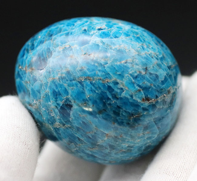 専用スタンド付き、自然界では珍しい爽やかなブルーを呈する燐灰石（りんかいせき）こと、ブルーアパタイト（Blue apatite）（その7）