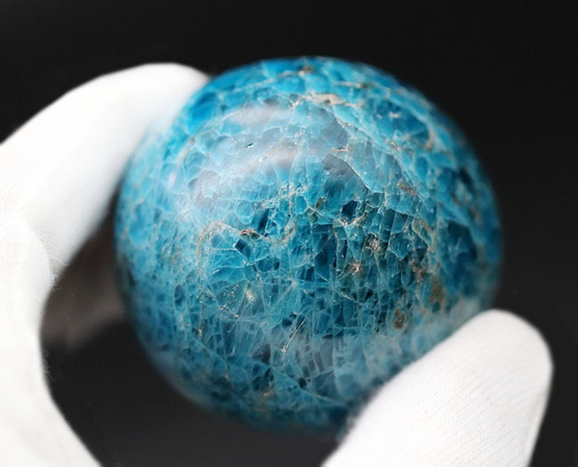 専用スタンド付き、自然界では珍しい爽やかなブルーを呈する燐灰石（りんかいせき）こと、ブルーアパタイト（Blue apatite）（その8）