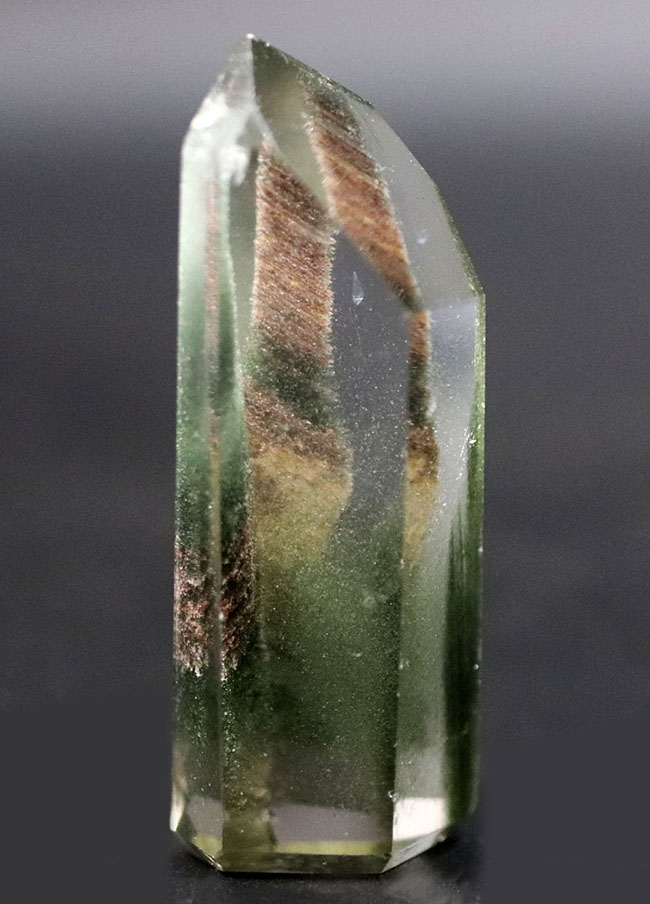 その名も幽霊水晶！内部に不思議な物体を内包したファントムクォーツの天然結晶（その1）