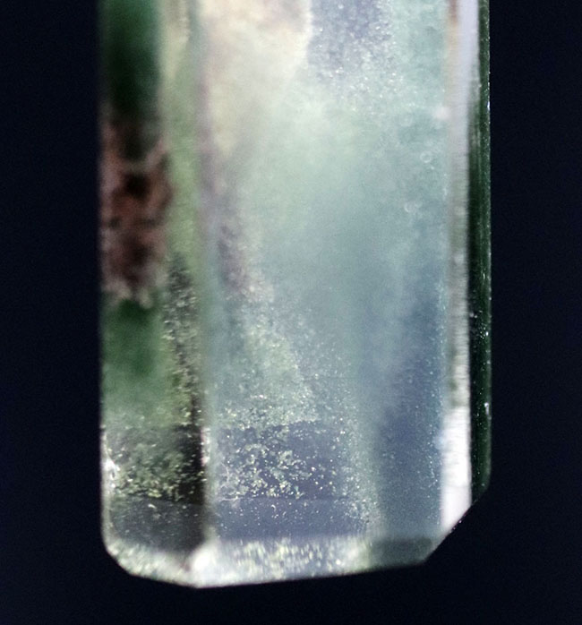 その名も幽霊水晶!内部に不思議な物体を内包したファントムクォーツの天然結晶(その4)