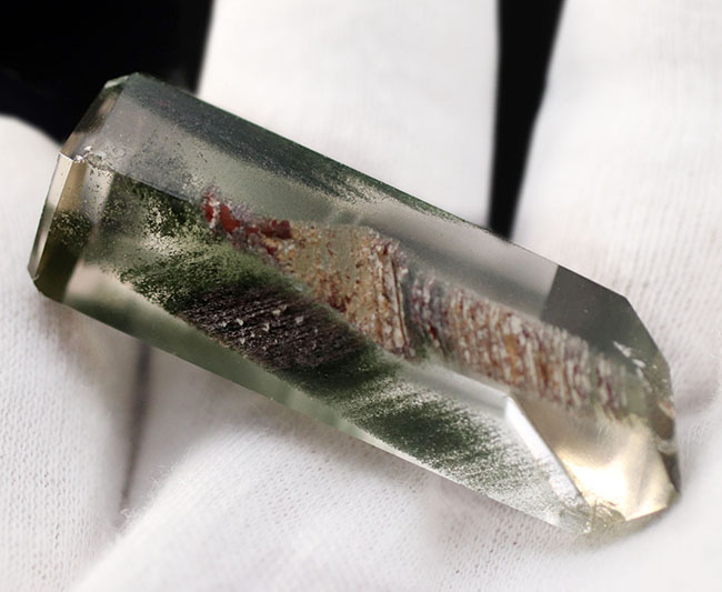 その名も幽霊水晶!内部に不思議な物体を内包したファントムクォーツの天然結晶(その5)