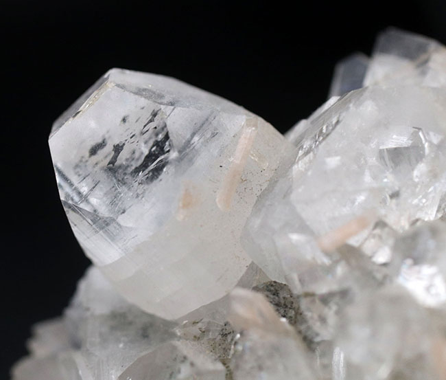 自然に成長したナチュラルな結晶群、石英の自然結晶、水晶（Quartz）のクラスター（その2）