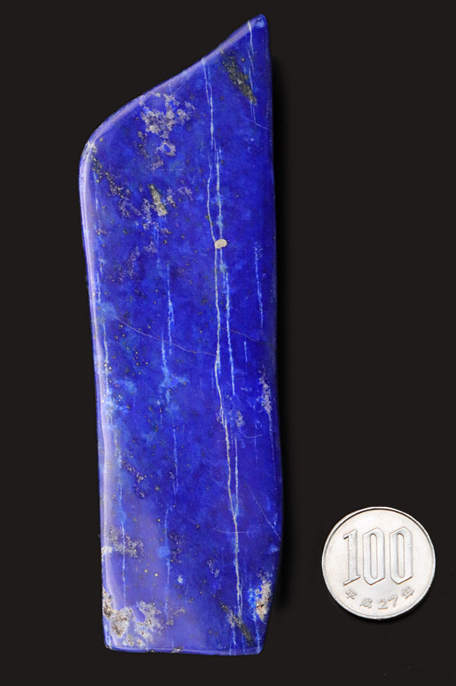 １００％ナチュラルのアフガニスタン産のラピスラズリ（Lapis lazuli）の原石。ナチュラルでありながらこれほどまでに深いブルーを楽しめる標本は希少です（その10）