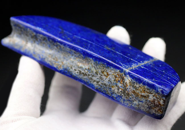 １００％ナチュラルのアフガニスタン産のラピスラズリ（Lapis lazuli）の原石。ナチュラルでありながらこれほどまでに深いブルーを楽しめる標本は希少です（その3）