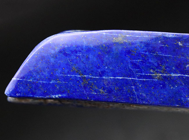 １００％ナチュラルのアフガニスタン産のラピスラズリ（Lapis lazuli）の原石。ナチュラルでありながらこれほどまでに深いブルーを楽しめる標本は希少です（その4）