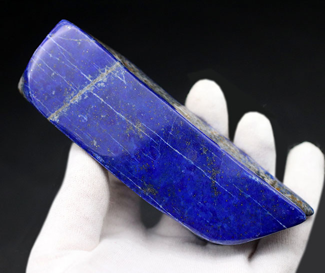 100%ナチュラルのアフガニスタン産のラピスラズリ(Lapis lazuli)の原石。ナチュラルでありながらこれほどまでに深いブルーを楽しめる標本は希少です(その6)