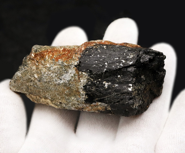国内マニアックシリーズ!福島県石川郡で採集されたブラックトルマリン(Black tourmalin)の原石(その2)