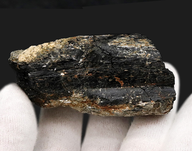 国内マニアックシリーズ!福島県石川郡で採集されたブラックトルマリン(Black tourmalin)の原石(その5)