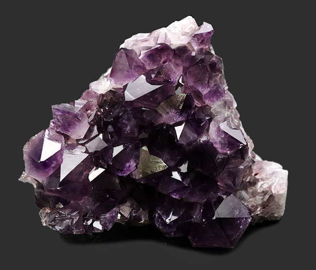 非常に濃い紫色!765グラムの大結晶!地下深くで形成された、天然アメシスト(Amethyst)の原石(その2)