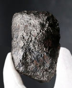 巨大＆ヘビー！６３０グラムオーバー！世界的に名の知られた鉄隕石、カンポ・デル・シエロ（Campo del Cielo）の巨大標本。特徴的な凹凸を御覧ください