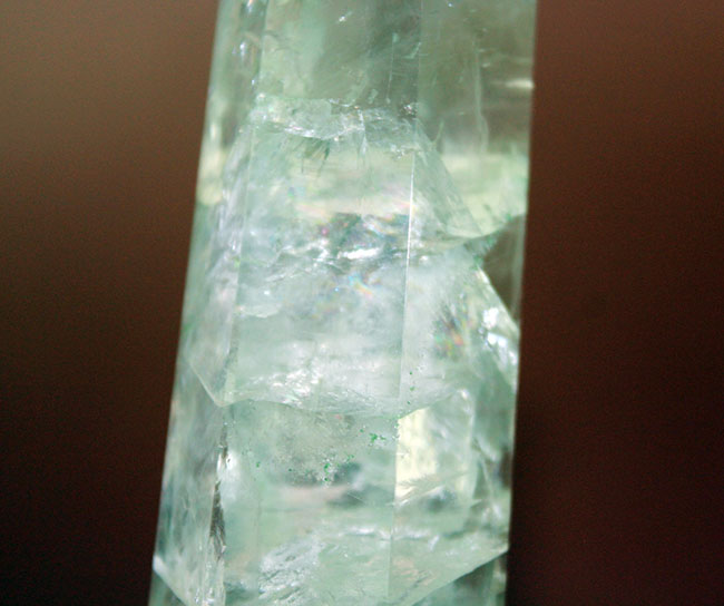 六角柱タワータイプ！鉱物グリーンフローライト（fluorite） 鉱物 販売