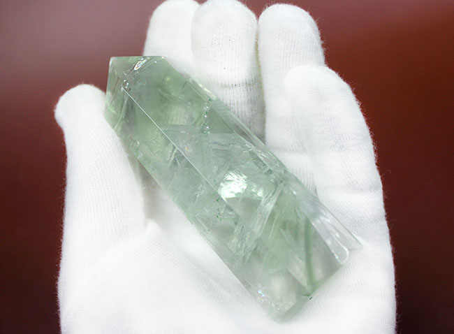 六角柱タワータイプ！鉱物グリーンフローライト（fluorite） 鉱物 販売