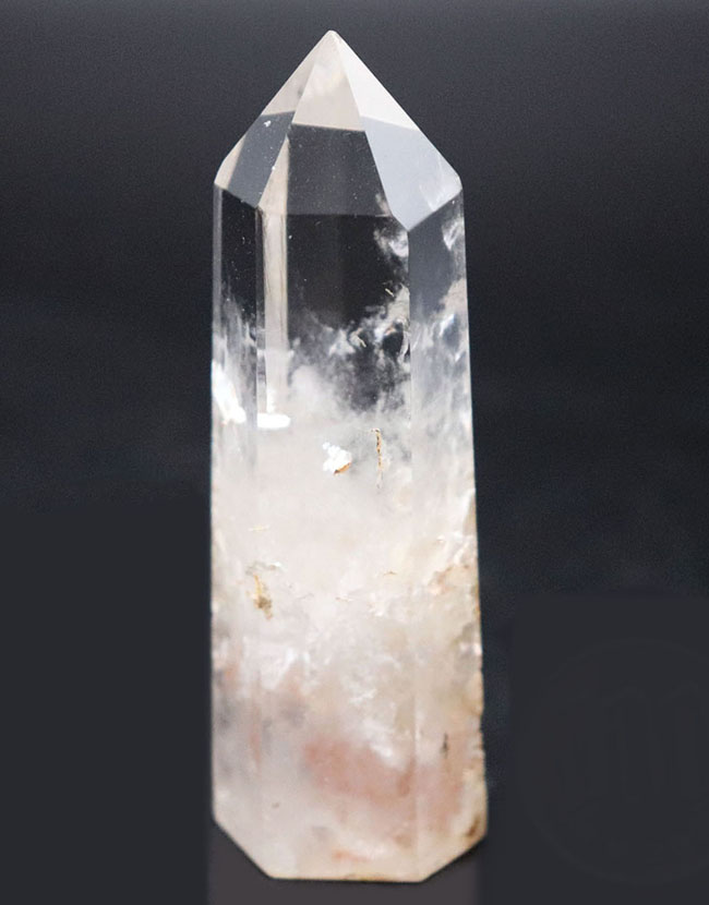 下部に桜が咲いたような不思議な箱庭を持つ水晶、その名もガーデンクォーツ(Garden Quartz)(その1)