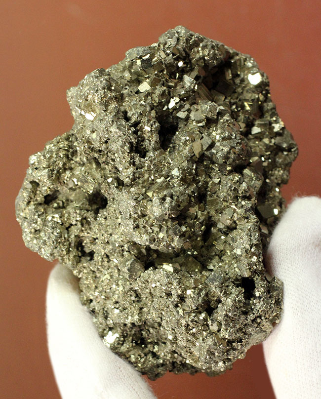 産状そのままの味わいを残した黄鉄鉱（pyrite）（その2）