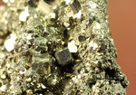 産状そのままの味わいを残した黄鉄鉱（pyrite）