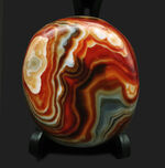 こんなにカラフルなメノウもない！マダガスカル産の色彩豊かな縞瑪瑙（メノウ・Agate）の上質標本