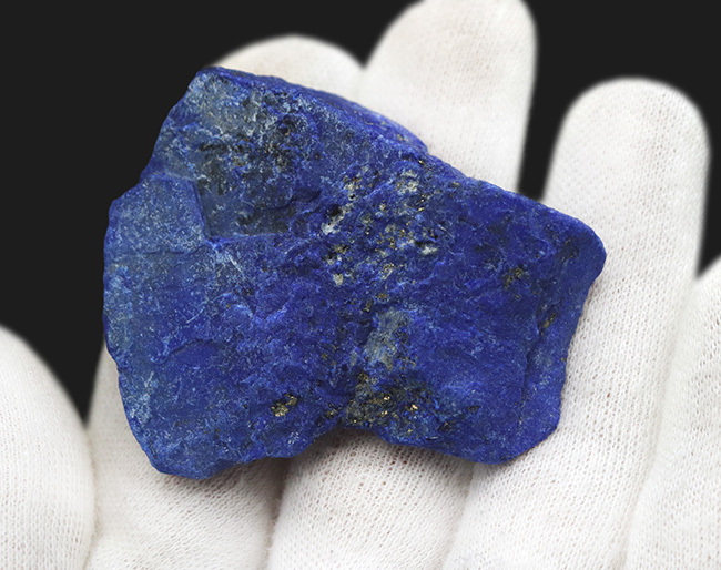 原石ならではの味わい、ラズライトが呈する藍色にご注目、古代ファラオに愛されたラピズラズリ(Lapis lazuli)の原石(その2)