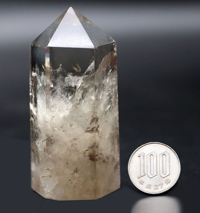ビッグ!内部に霧がかかった不思議な水晶、スモーキークォーツ(Quartz)。霧の発生付近で虹がかかります(その10)